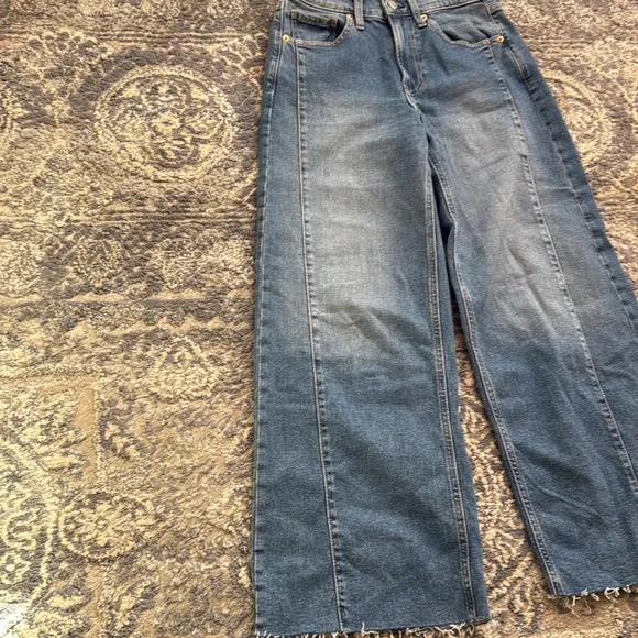 Gap High Rise Stride Wide-Leg Ankle Jeans Size 26/2R - Picture 4 of 10